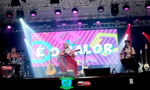 Banda Geriatricus faz show vibrante no Assary
